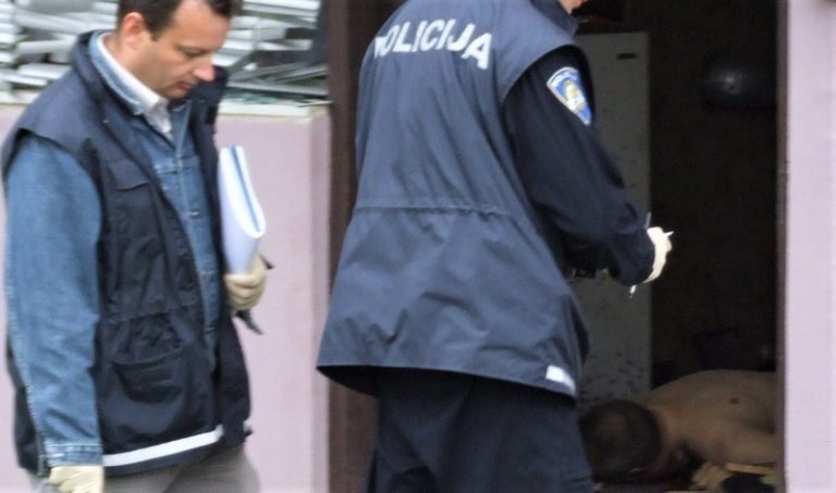 Policija u Koprivnici obavlja očevid na mjestu ubojstva