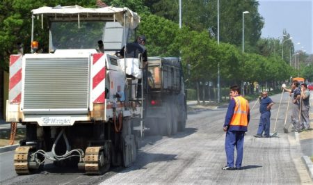 Županija ima dionice u varaždinskoj tvrtki PZC koja se bavi održavanjem cesta