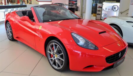 Carinici su prodali ovakav Ferrari California 4.3 V8