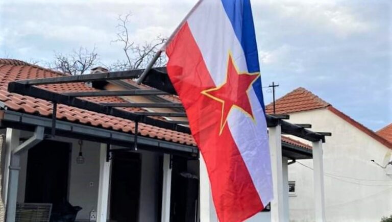 Na kuću za Dan republike stavio zastavu Jugoslavije